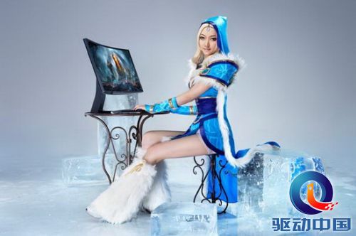 三星曲面显示器助DOTA2玩家战年兽(图1) 三星曲面显示器助DOTA2玩家战年兽(图1)