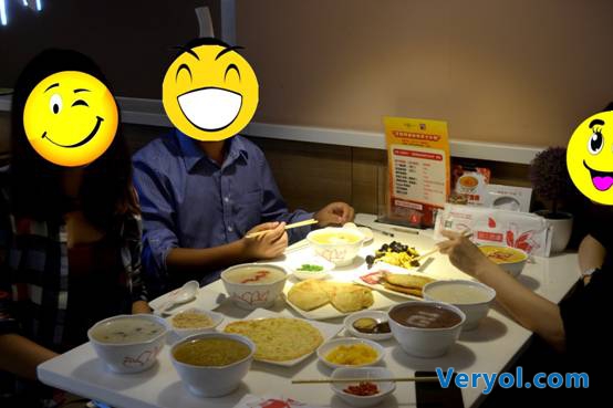 股市透心凉 京城“最情怀”粥店免费送暖粥(图12) 股市透心凉 京城“最情怀”粥店免费送暖粥(图12)