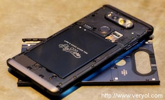 首个Android7.0系统手机问世:双屏+双摄!(图1) 首个Android7.0系统手机问世:双屏+双摄!(图1)