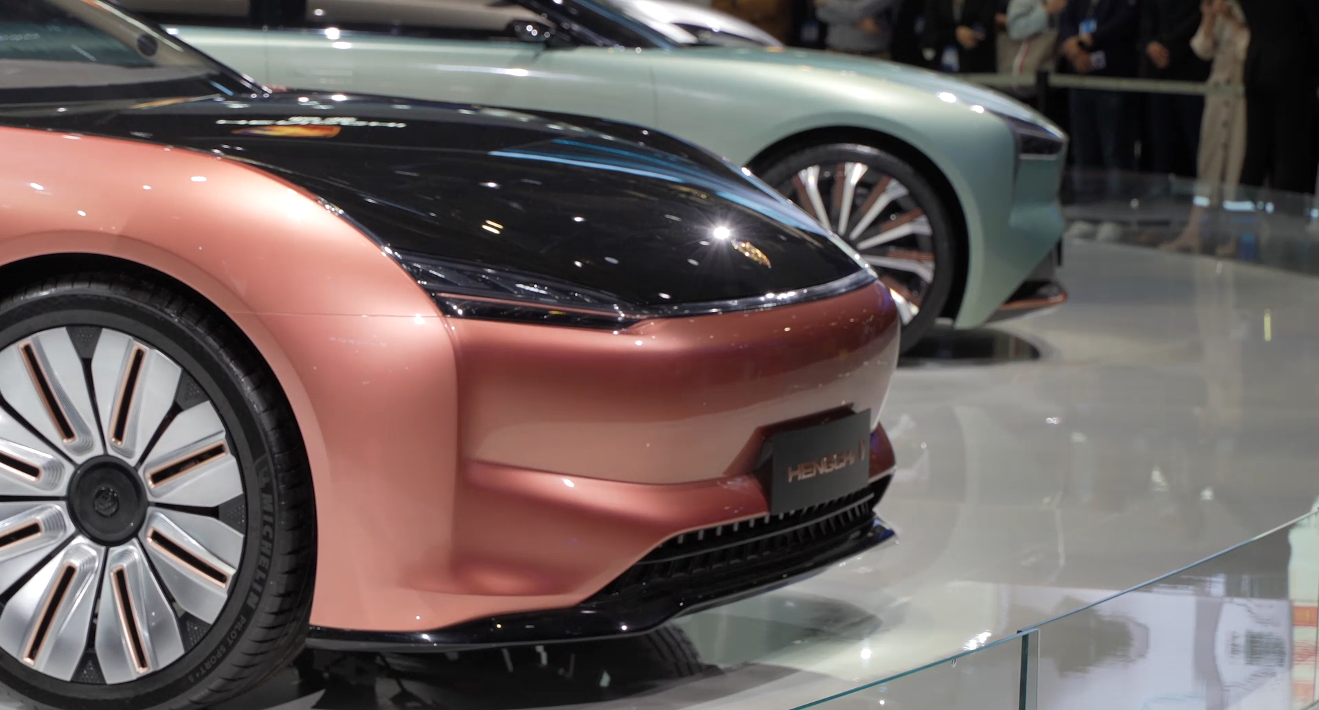 恒驰惊艳造型引爆上海车展 重磅参数首曝光