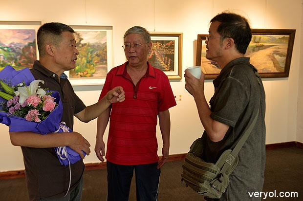 _DSC7637.jpg “与君微醺”川黔画家茅台写生展开幕(图4)