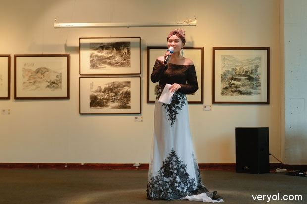 微信图片_20170908191757.jpg “与君微醺”川黔画家茅台写生展开幕(图9)