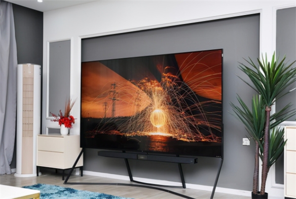销量强势登顶行业第一，TCL 98英寸巨幕电视成新一代电视主流！(图6)