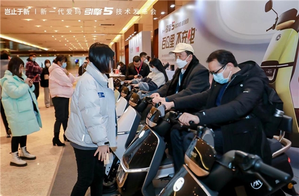 真实续航，爱玛指挥官2023说到做到!(图3)