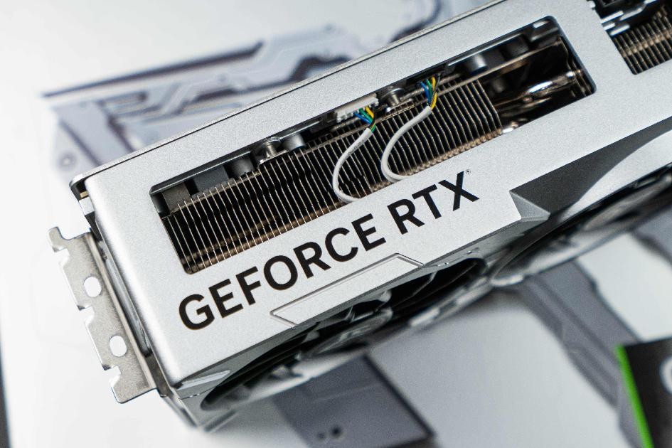 性能超凡入圣，影驰 GeForce RTX 4080 SUPER 金属大师评测(图14)