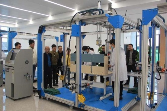 光明园迪严守品质高地，为孩子提供高质量学习桌椅(图3)
