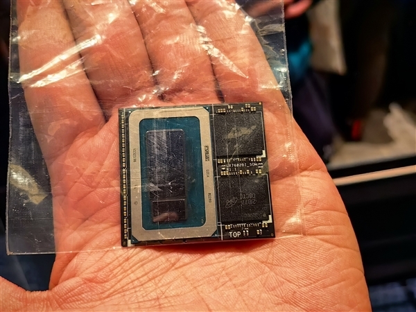 集成16GB LPDDR5X内存！Intel酷睿Ultra颠覆笔记本