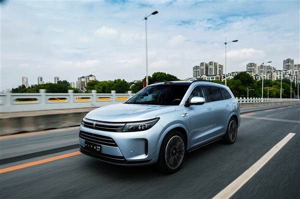 25万级“大鲨鱼” 问界新M7一天大定量3500台：累计超4万