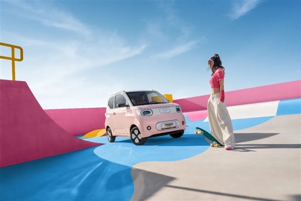 4.68万元 第三代宏光MINIEV马卡龙上市：续航215km终上快充