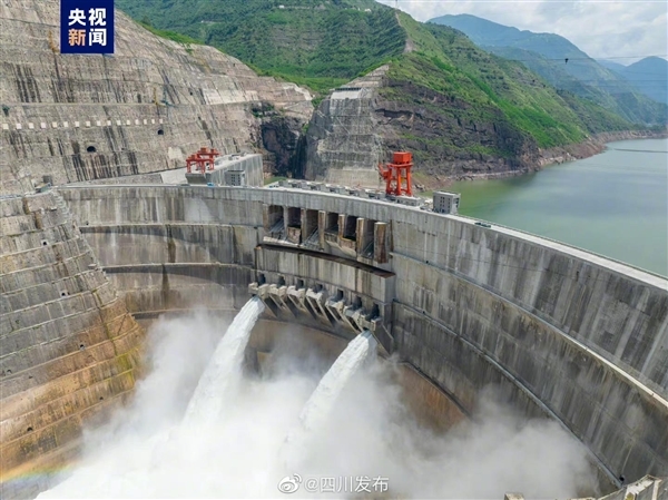 白鹤滩水电站投产：世界最大清洁能源走廊全面建成
