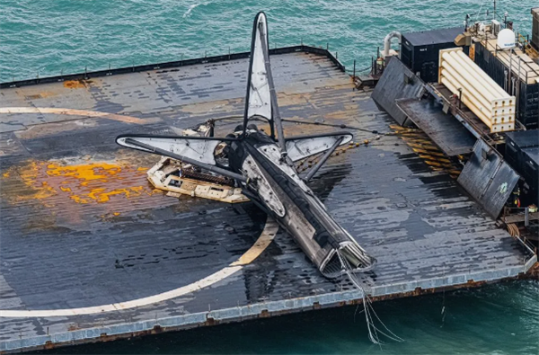 SpaceX “老员工”猎鹰 9 号助推器坠入大海：3.5年完成19次飞行