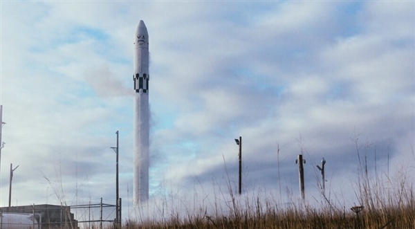 一火箭落回发射台爆炸 2023刚开年美国航天失利次数就追平去年