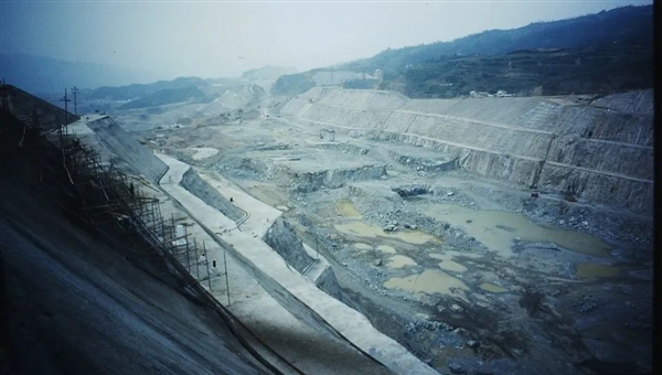 三峡大坝蓄水20年 淤积泥沙20多亿吨：可怕预言要成真吗