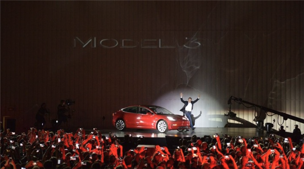 特斯拉新款Model 3：明天真来！
