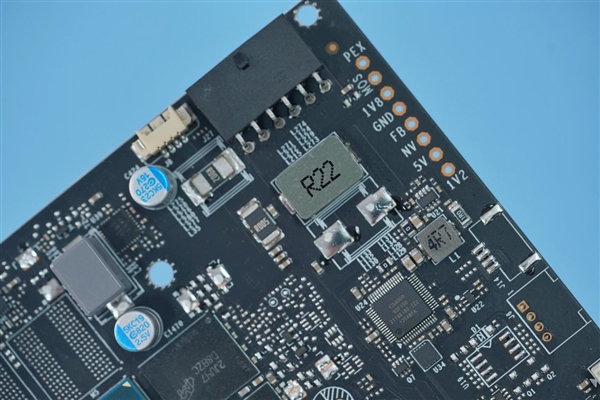 纯白高颜值！耕升RTX 4070 Ti星极皓月OC图赏