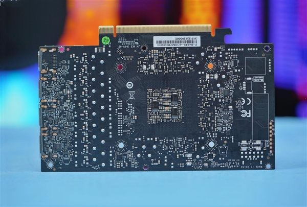 纯白高颜值！耕升RTX 4070 Ti星极皓月OC图赏