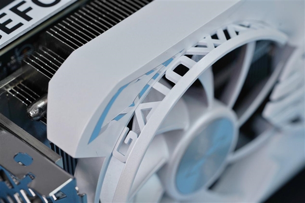 纯白高颜值！耕升RTX 4070 Ti星极皓月OC图赏
