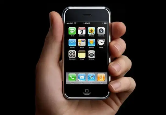 未开封4GB初代iPhone拍卖出13.3万美元：乔布斯亲手打造