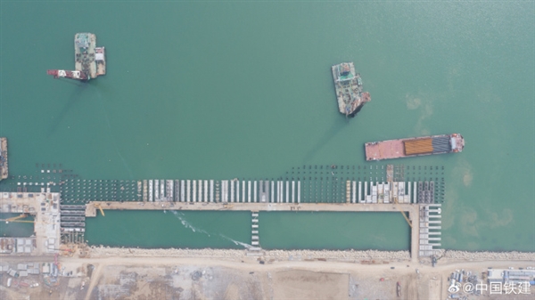 东营港首个10万吨级通用泊位码头主体完工：混凝土构件达1.2万方