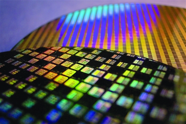微软将推出定制芯片：英特尔代工、采用最新18A工艺