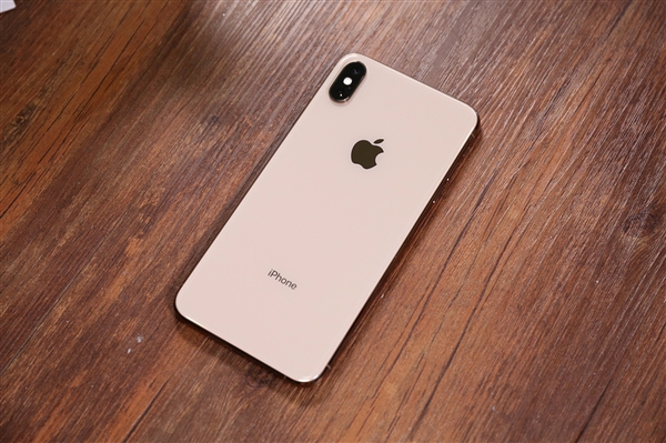 iPhone 15全系价格大崩 完全不用抢：苹果被迫给中国商家优惠 不然不好卖