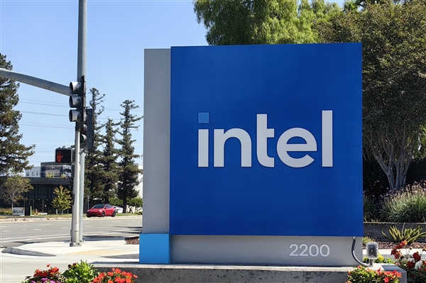 股价暴跌11% 但是Intel的“王者归来”时刻不远了
