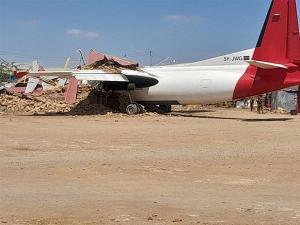 非洲民航机场一天现三起严重事故：一名飞行员丧生