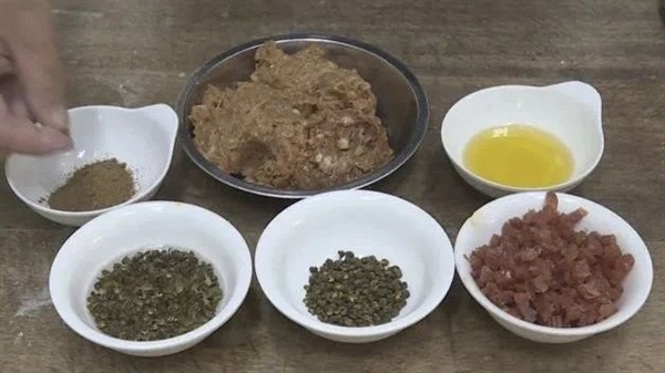 盘点哪些奇葩月饼：你吃过哪个？看到第四个 我崩溃了