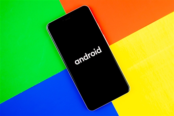 全球首发Android 15！谷歌Pixel 9外观曝光：三