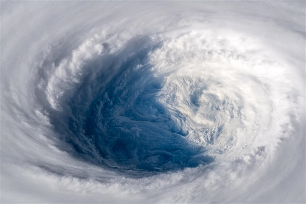 最大风力16级！台风“卡努”连升两级加强为超强台风