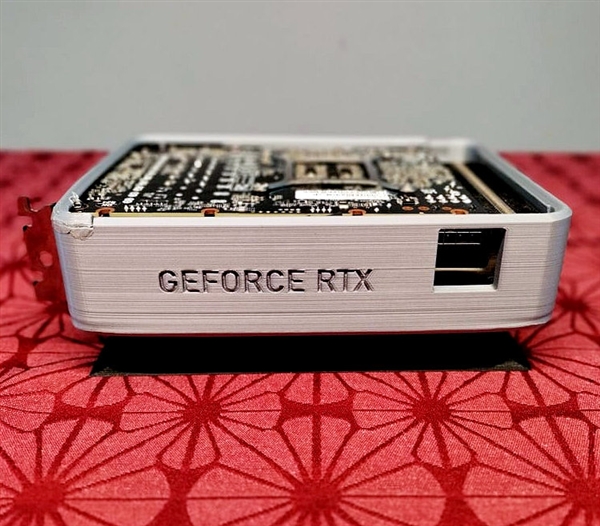 大神设计公版风格RTX 3060迷你卡：NVIDIA可以学学