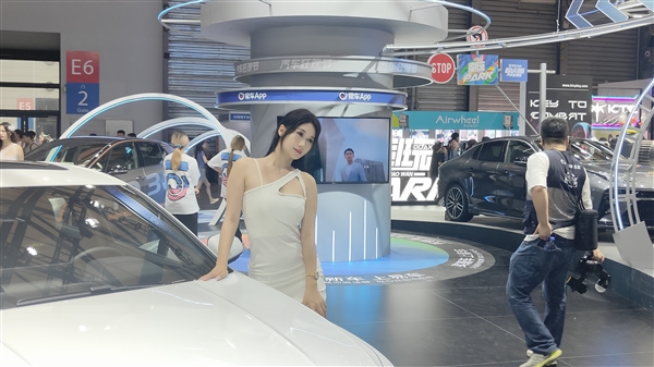 各路厂商争抢年轻用户！ChinaJoy 2023开展：ShowGirl小姐姐依然亮眼