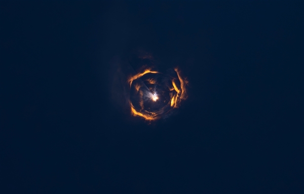 多角度看“星舰”助推器升空爆炸瞬间：犹如震撼科幻大片