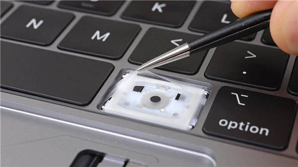 苹果“最失败”设计！苹果蝶式键盘维修计划即将终止