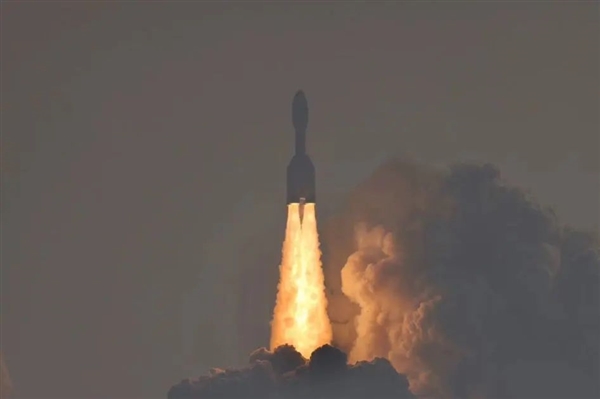 中国造！全球最大固体运载火箭引力一号海上首飞：10大新纪录
