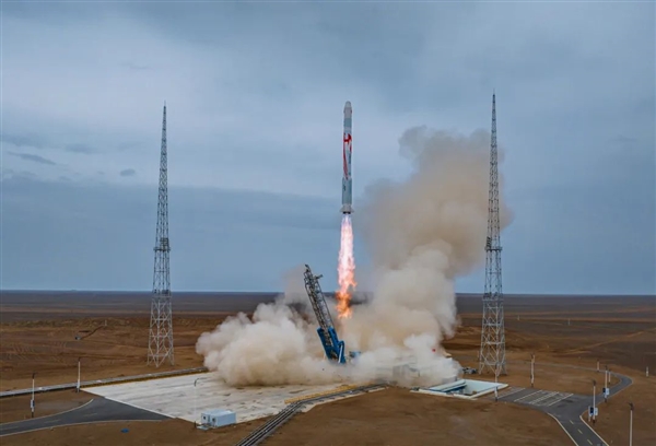 抢先SpaceX！全球首个液氧甲烷火箭朱雀二号发射成功：拿下