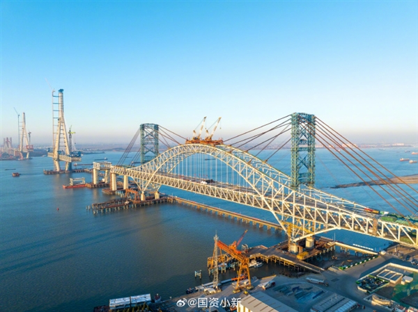 世界最大跨度斜拉桥！常泰长江大桥天星洲专用航道桥合龙
