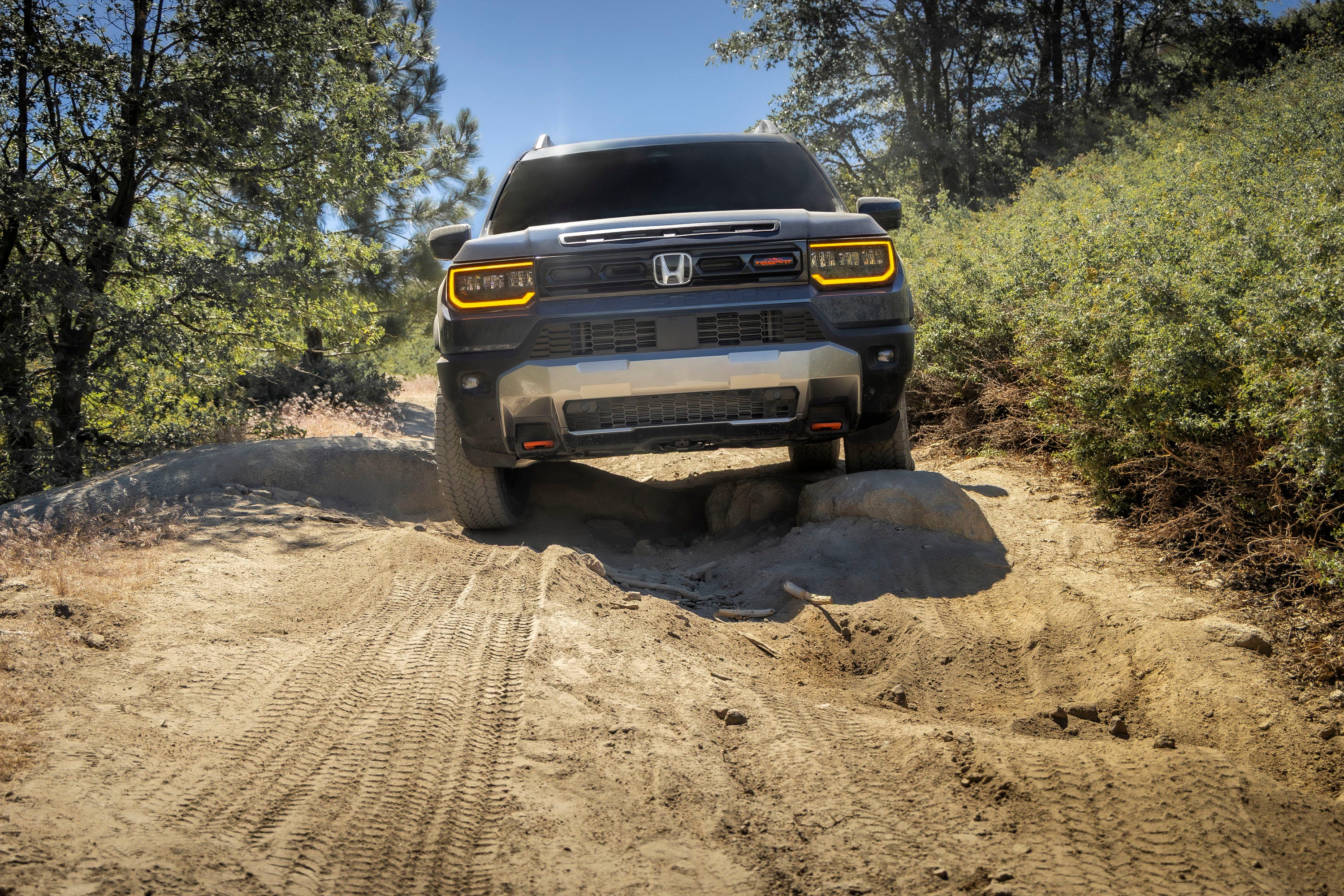 2027款本田Passport TrailSport外观照片公布，硬朗风格再进化
