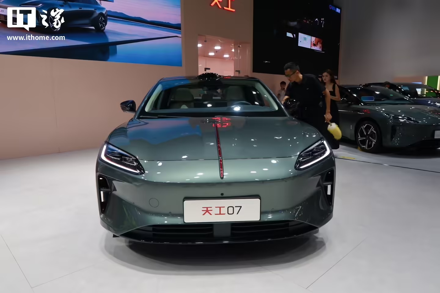 红旗天工07预售16.99万起：续航730km，中大型纯电轿车怎么选？