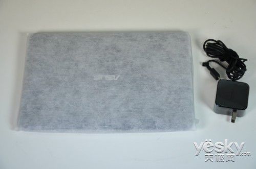极致轻薄不足1千克 华硕思聪本X205TA评测(图2)