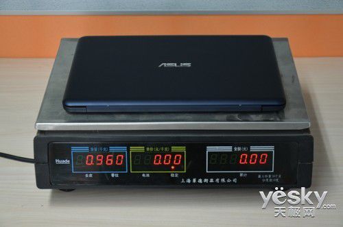 极致轻薄不足1千克 华硕思聪本X205TA评测(图7)