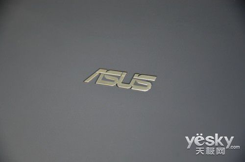 极致轻薄不足1千克 华硕思聪本X205TA评测(图5)