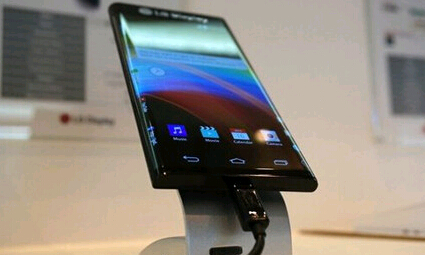 LG在CES 2015上展出了一款双曲面侧屏手机