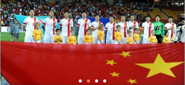 为国足助力 罗永浩赠送锤子手机