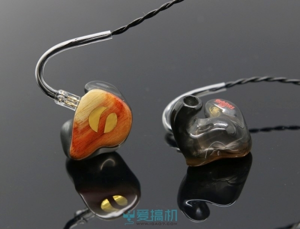 百花齐放 2014年便携式耳机盘点(图4) 百花齐放 2014年便携式耳机盘点(图4)