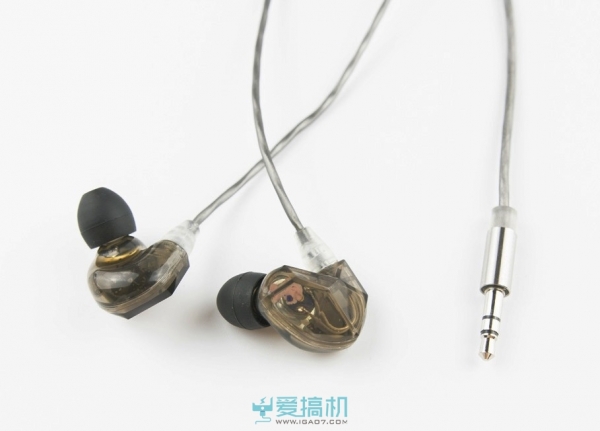 百花齐放 2014年便携式耳机盘点(图8) 百花齐放 2014年便携式耳机盘点(图8)