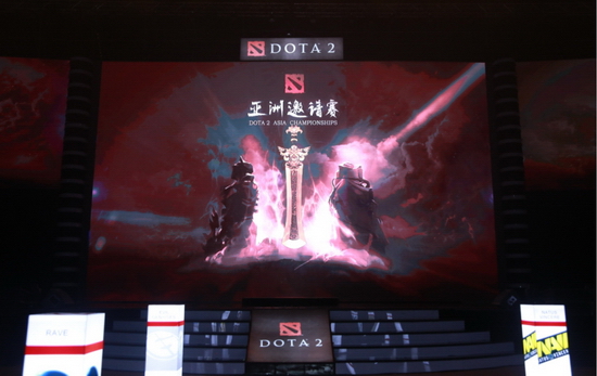 依托新媒体 三星曲面显示器“先手”助阵DOTA2亚洲邀请赛(图1)