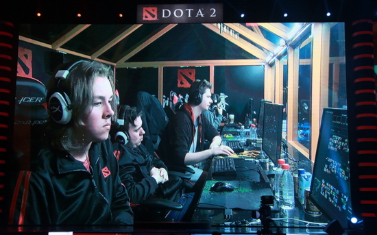 依托新媒体 三星曲面显示器“先手”助阵DOTA2亚洲邀请赛(图14) 依托新媒体 三星曲面显示器“先手”助阵DOTA2亚洲邀请赛(图14)
