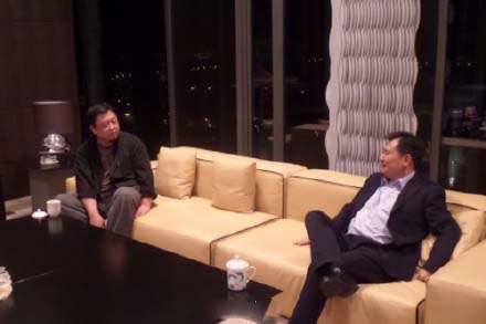 老罗不缺钱了  锤子T2 VS小米Note顶配版