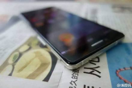 这是真的!OPPO无边框手机真机谍照再度曝光(图4) 05